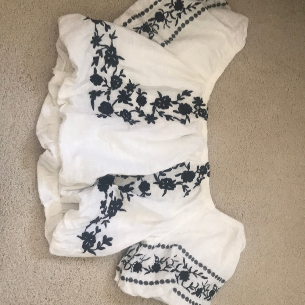 White and black off the shoulder crop top